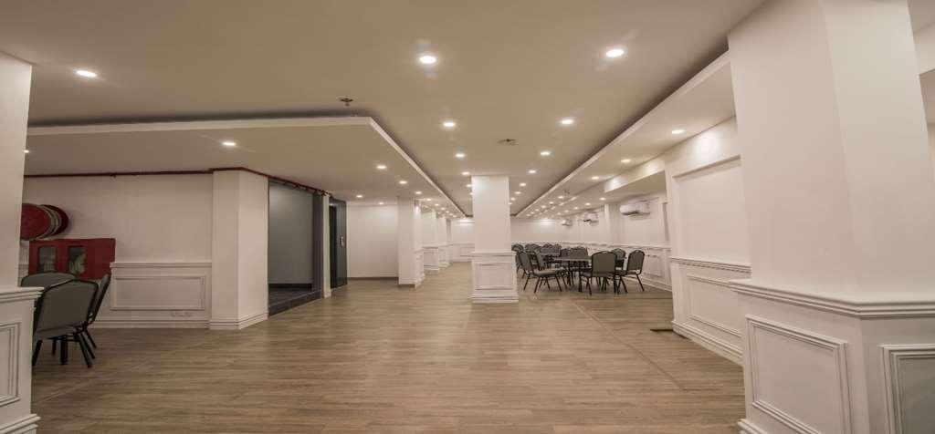 Oyo Townhouse 033 Siri Fort New Delhi Facilities photo