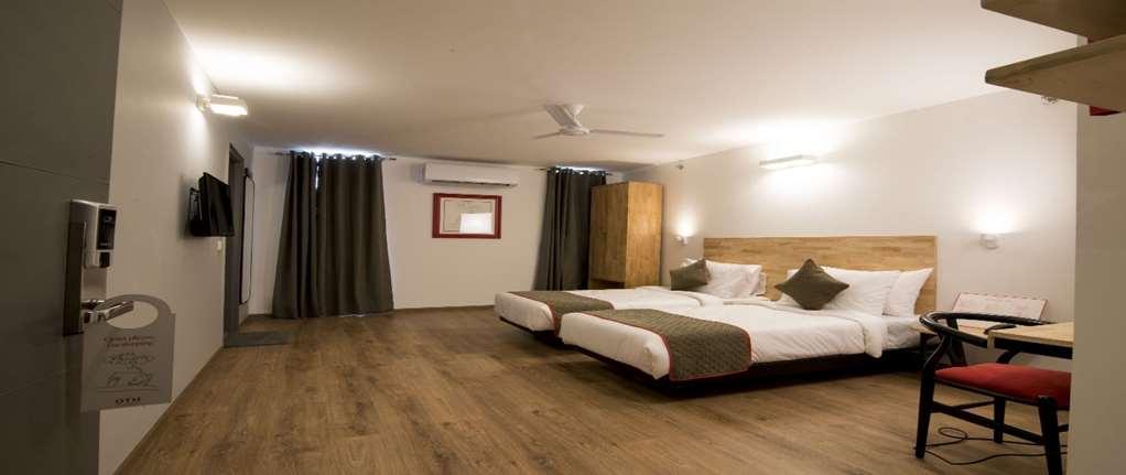 Oyo Townhouse 033 Siri Fort New Delhi Room photo